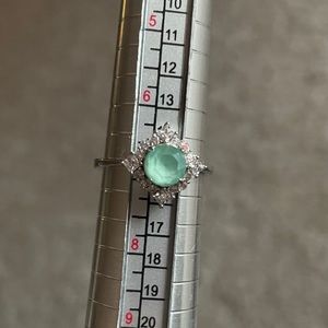 💛 2/$20 💛 Fragrant Jewels ring. Sz 7